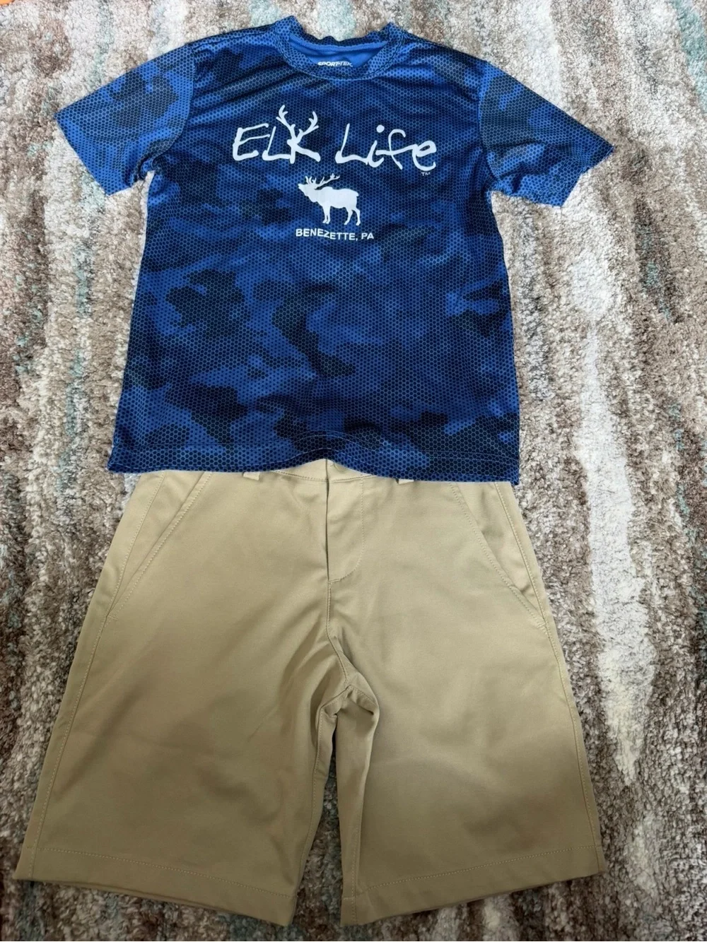 Boys' Blue elk life Tee size med under Armour match play khaki shorts size small